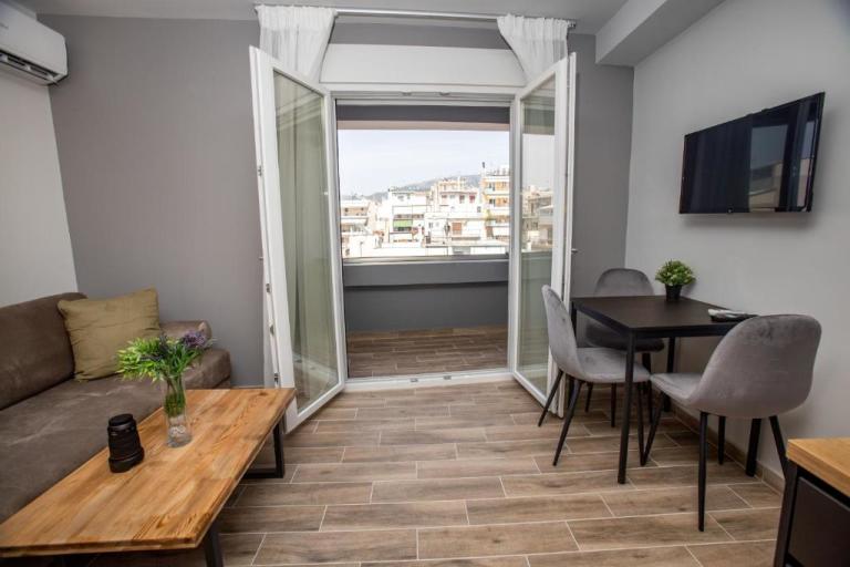 Two-bedroom Apartment in Dafni 4