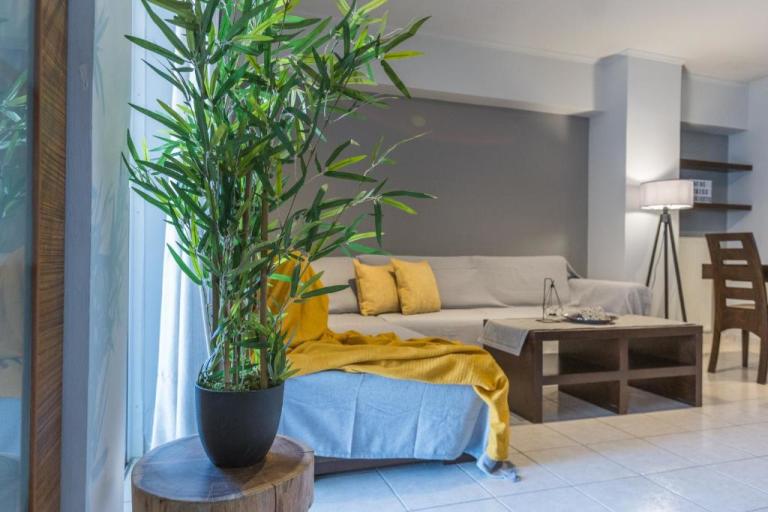 Two-bedroom Apartment in Pireas 3