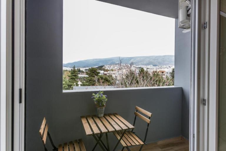 One-bedroom Apartment in Dafni 2