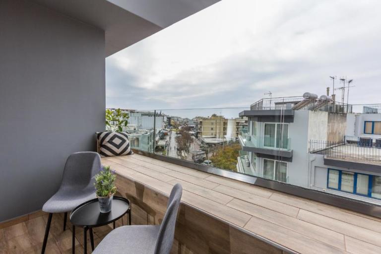 One-bedroom Apartment in Dafni 3