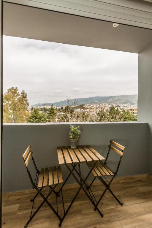 One-bedroom Apartment in Dafni 4