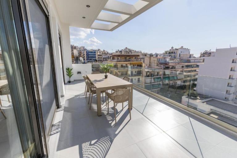 One-bedroom Apartment in Athina 3