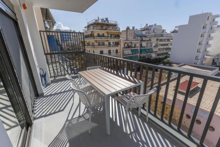 One-bedroom Apartment in Athina 2