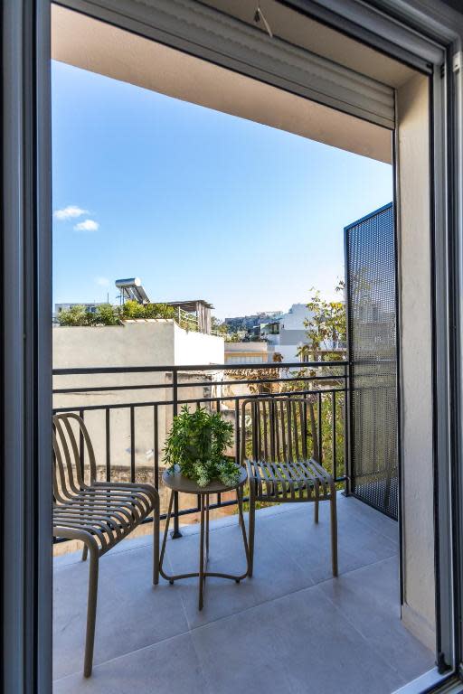 Studio (3 Beds) in Athina 5