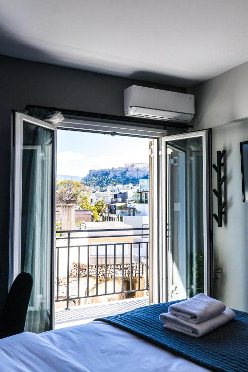 Studio (3 Beds) in Athina 2