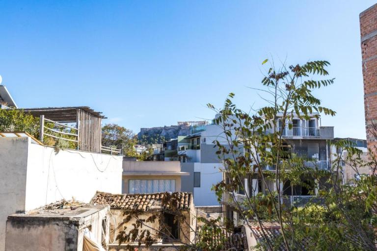 Studio (3 Beds) in Athina 4