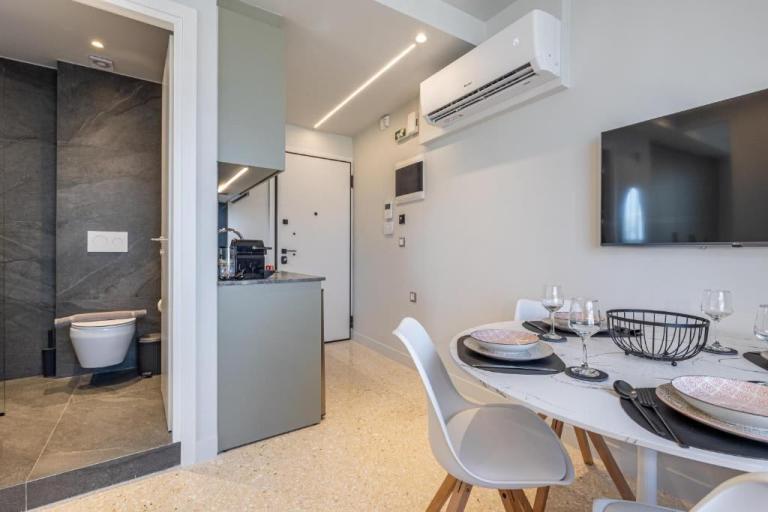 Raise Porta Nuova One-Bedroom Apartments in Iraklio 5