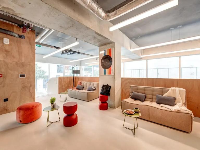 3-Bedroom Apartment in Paris 4