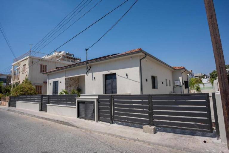 Raise Cityscape Limassol Suites Studios in Lemesos 4