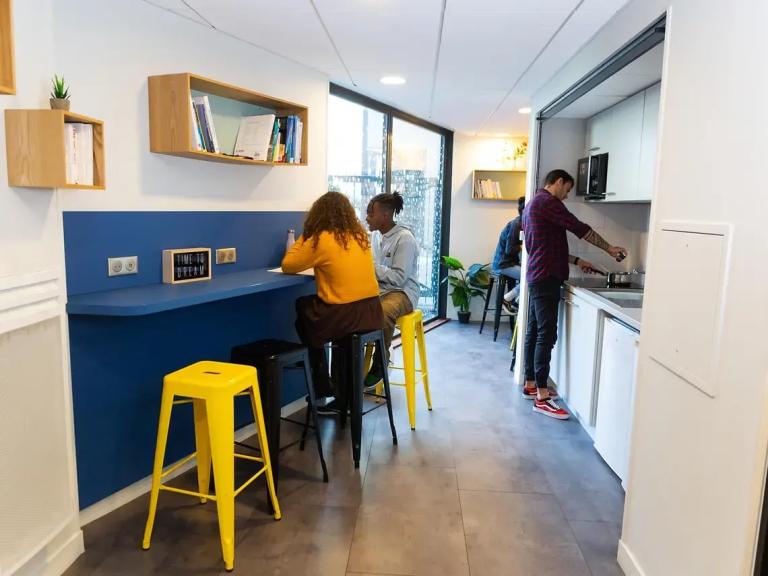 3-Bedroom Apartment in Puteaux 3