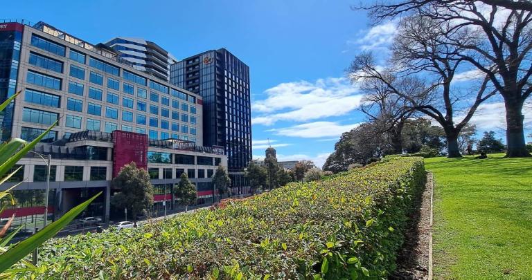 Single Studio Apartment in West Melbourne 2
