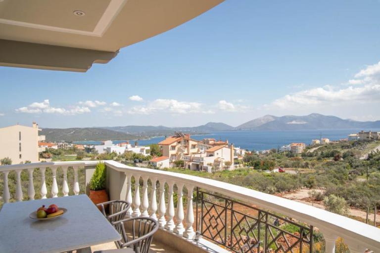 Nireas Three Bedroom House in Akti Nireos 5