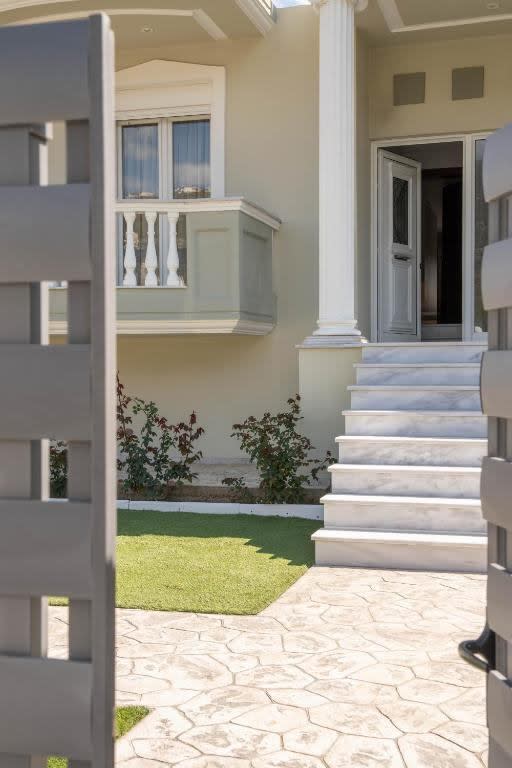 Nireas Three Bedroom House in Akti Nireos 3