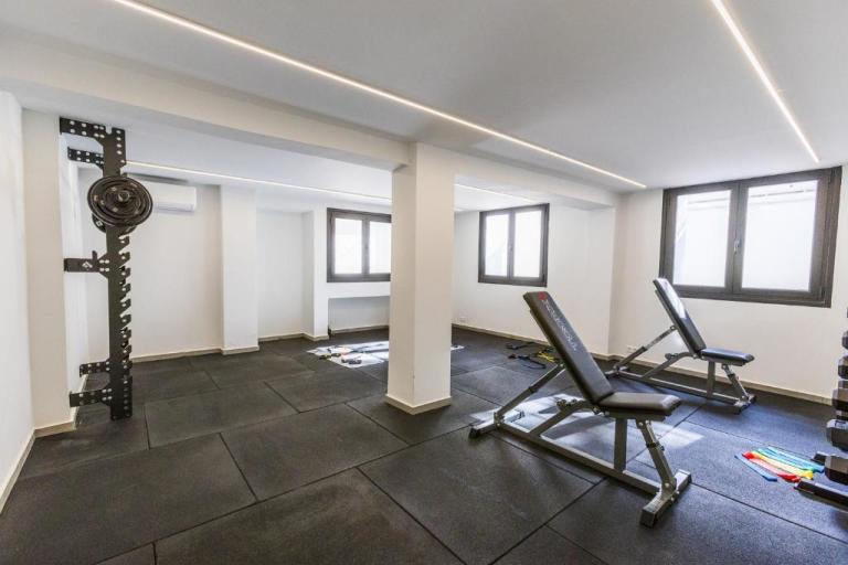 Three-bedroom Apartment in Vari 5