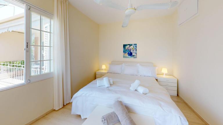 Apartment in Vouliagmeni 3