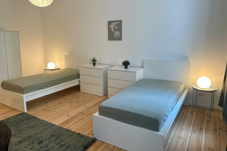 Cozy shared studio with private kitchen and modern bathroom in Berlin 3