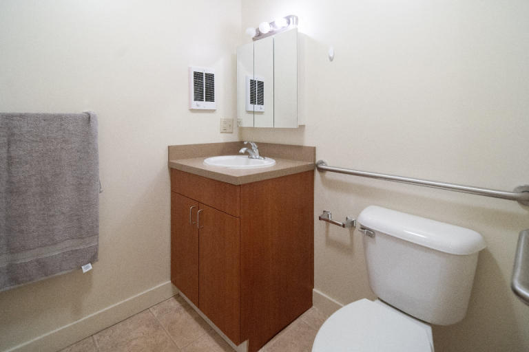 Private Room in 6 Bedroom Apartment in Ithaca 5