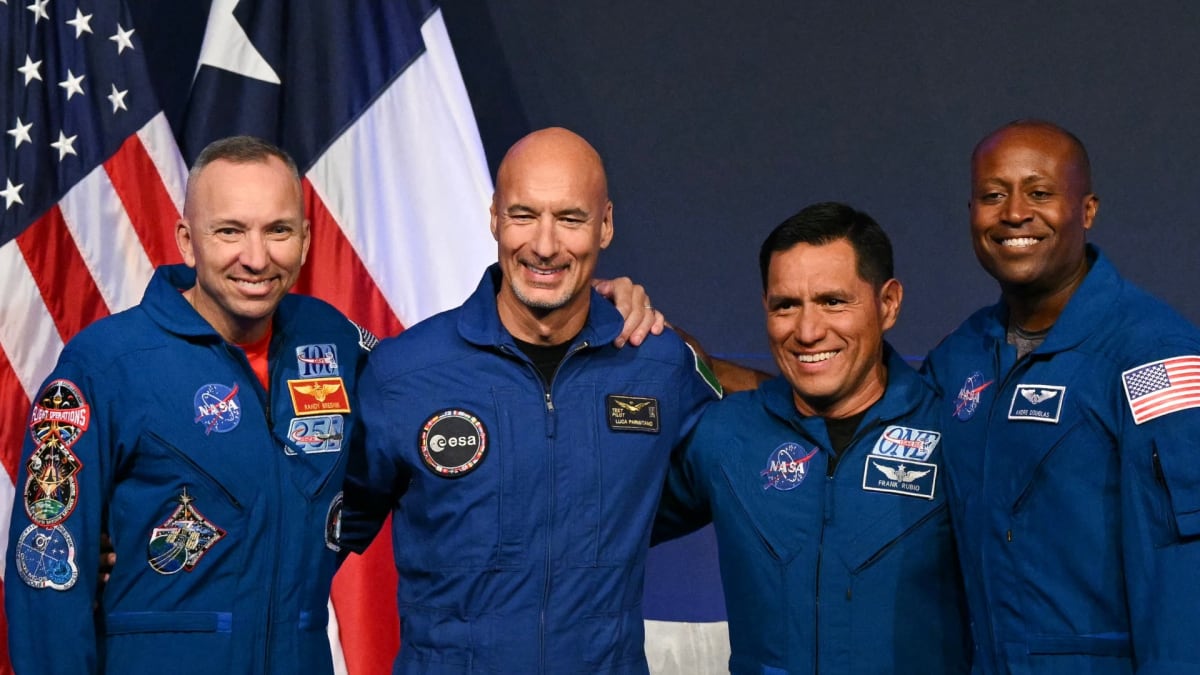 NASA Names Artemis III Crew for Lunar Mission Test Flight