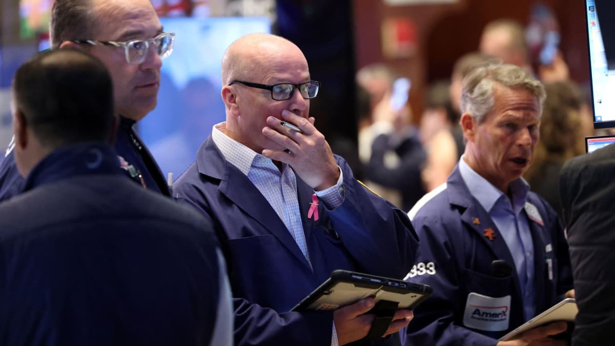 Tech Stocks Fall Globally as AI Doubts Hit Chips, SpaceX