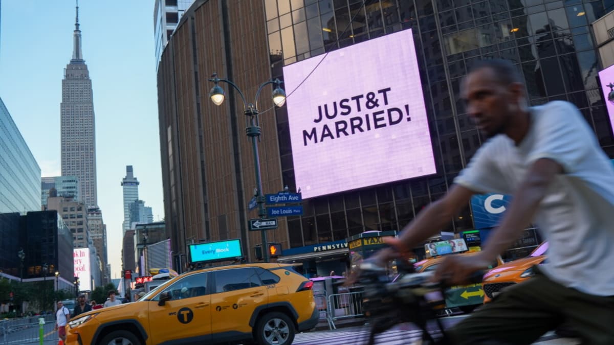 Taylor Swift and Travis Kelce Wed at Madison Square Garden