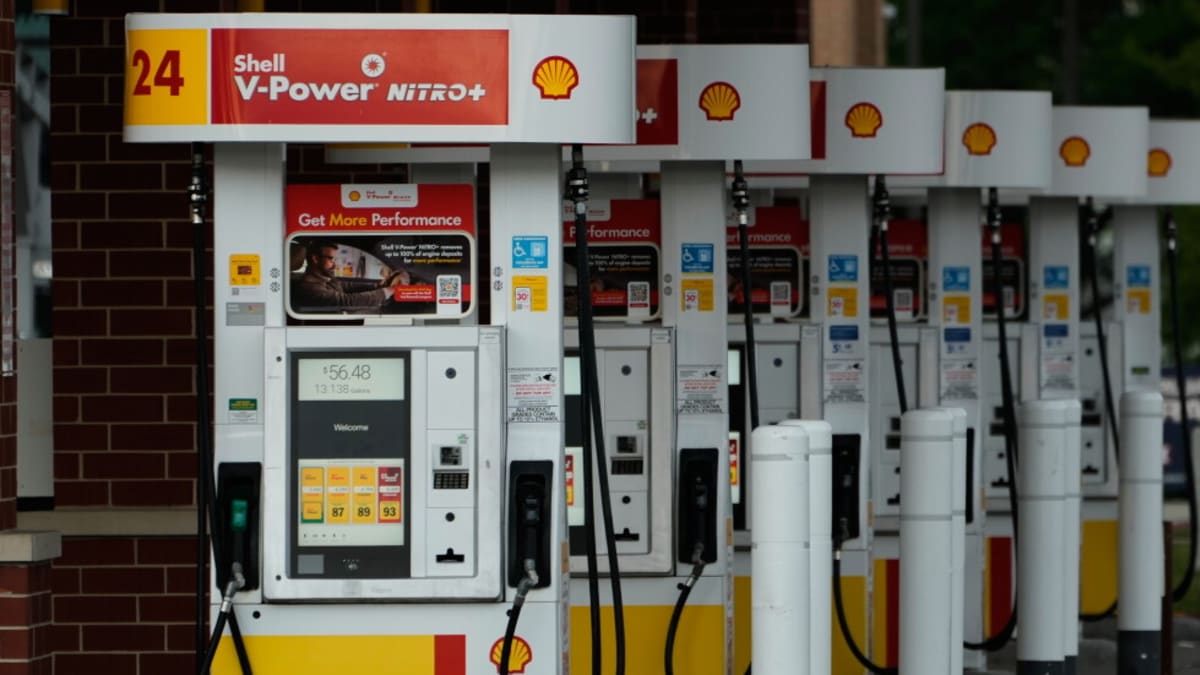 US Gas Prices Hit $4 as Brent Tops $90
