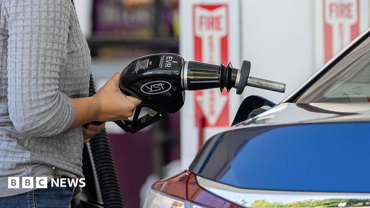 Brent Crude Tops $100 After Red Sea Attacks