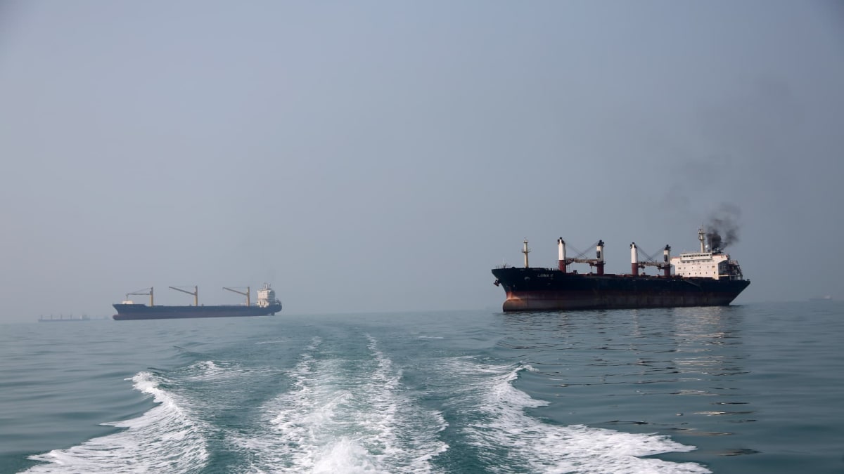 Iran Offers to Reopen Strait of Hormuz Within Week