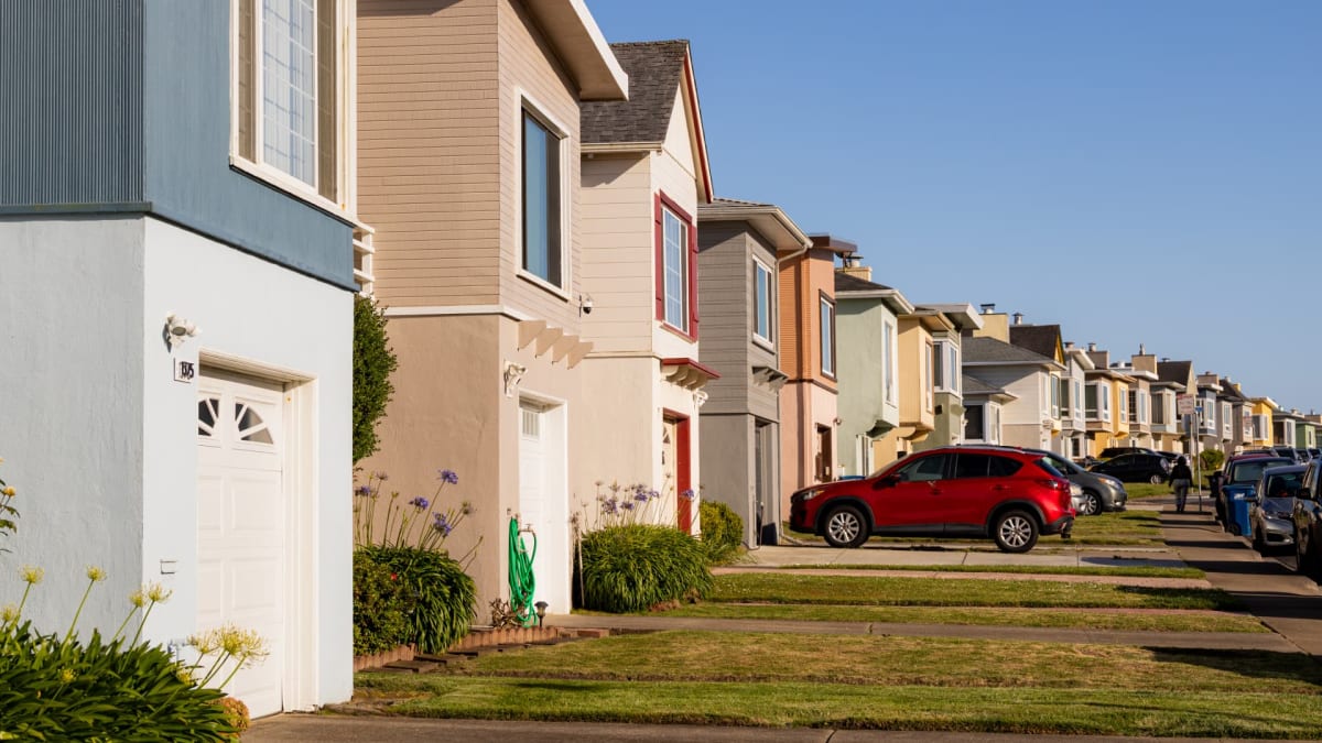 Mortgage Rates Hit 7.45% as Bond Selloff Deepens