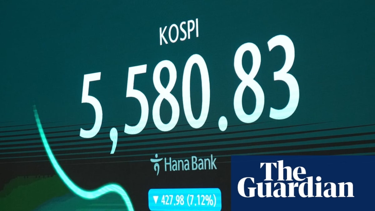 Kospi Falls 7% as Global Tech Rout Deepens