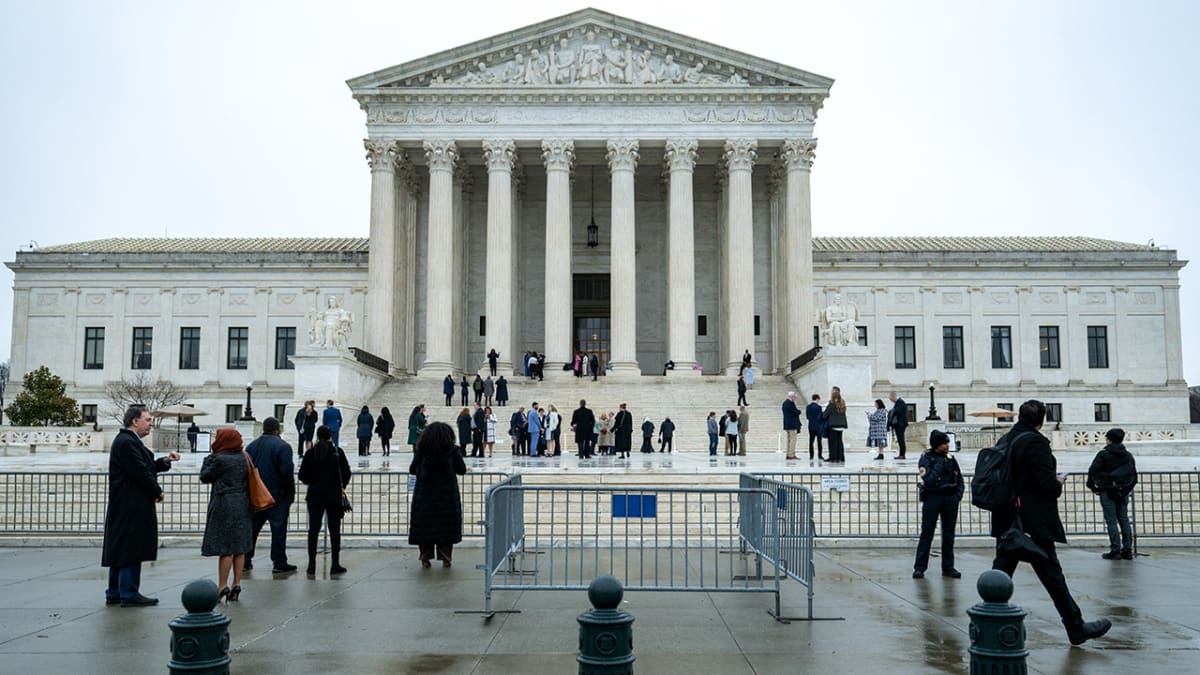 Supreme Court Blocks Student IDs at New Hampshire Polls