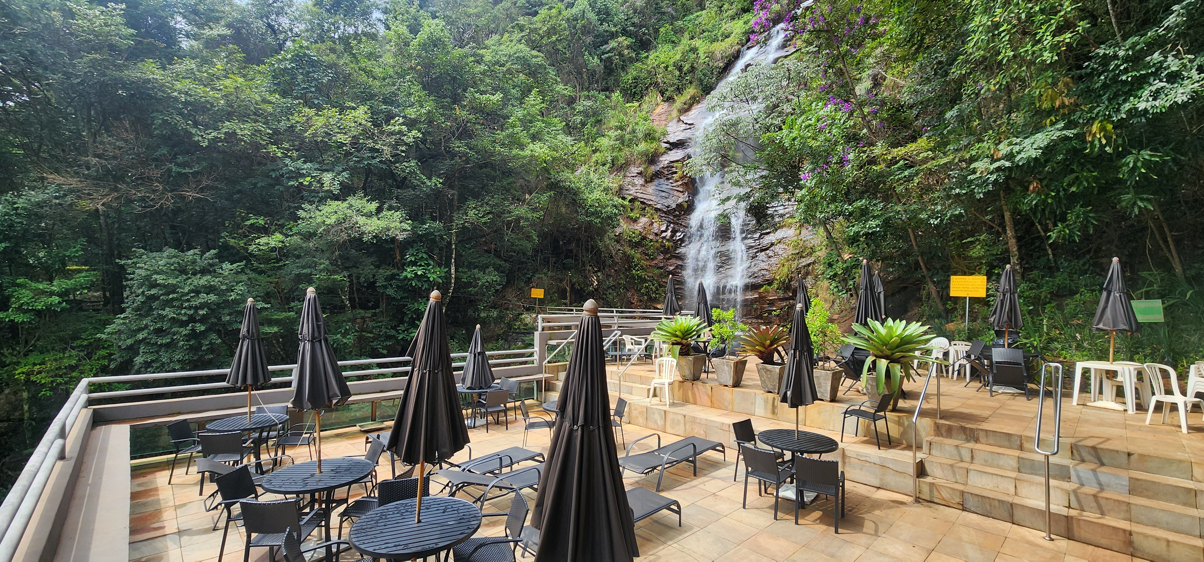 Cachoeira privativa do Retiro do Chalé