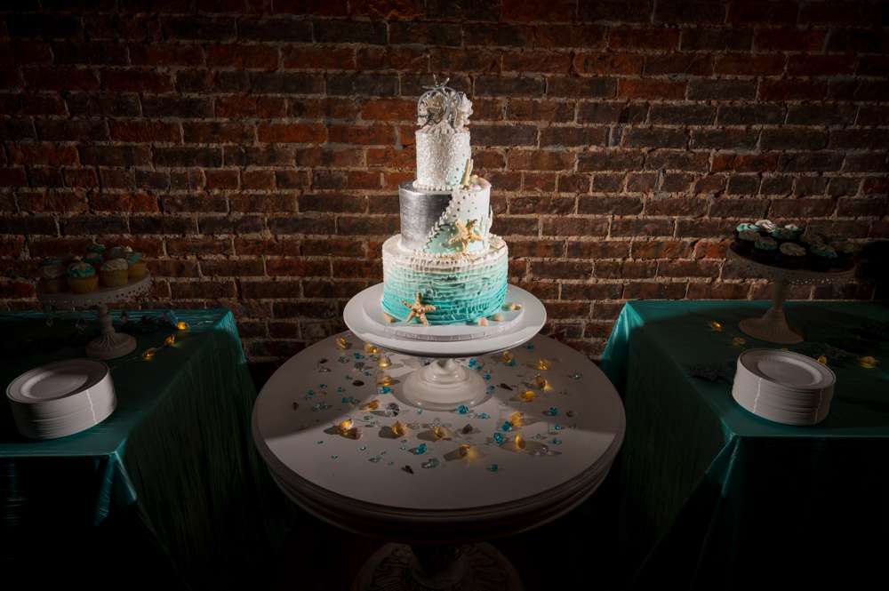 wedding cake with seashells