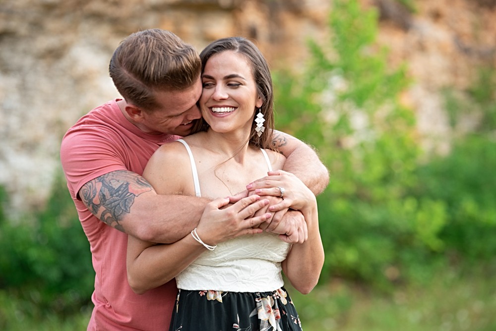 engagement session with cliffs