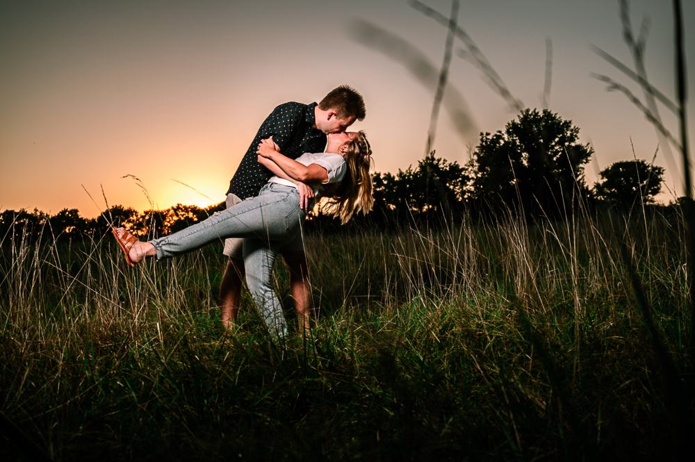 engagement photos with sunset