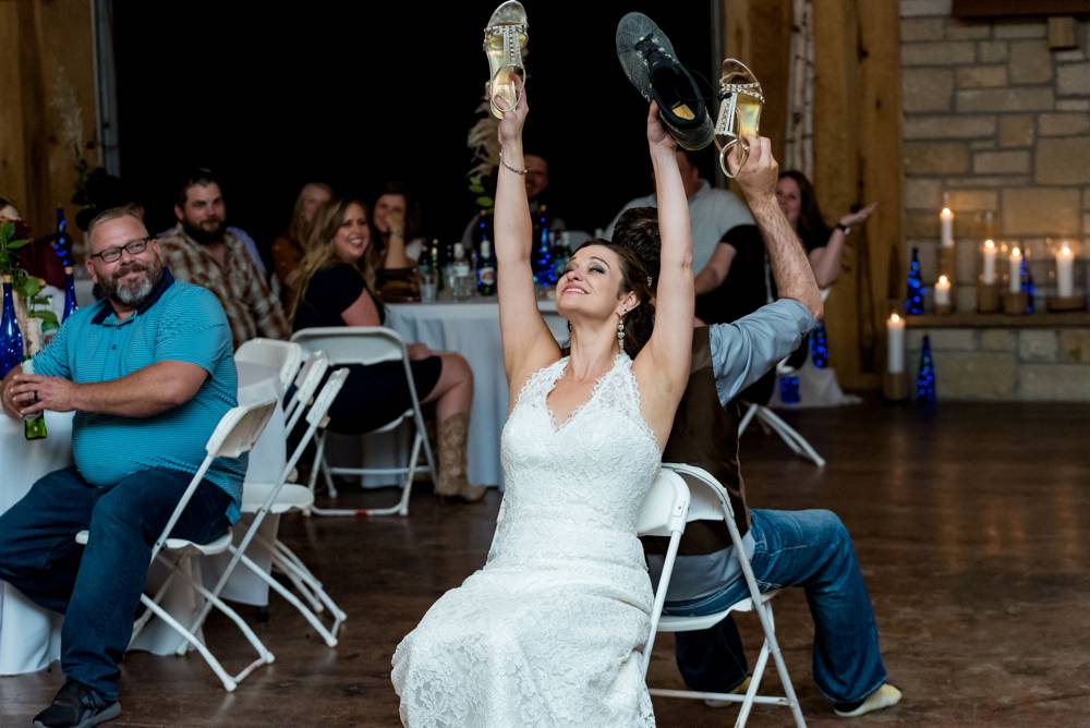 shoe game with bride and groom at wedding