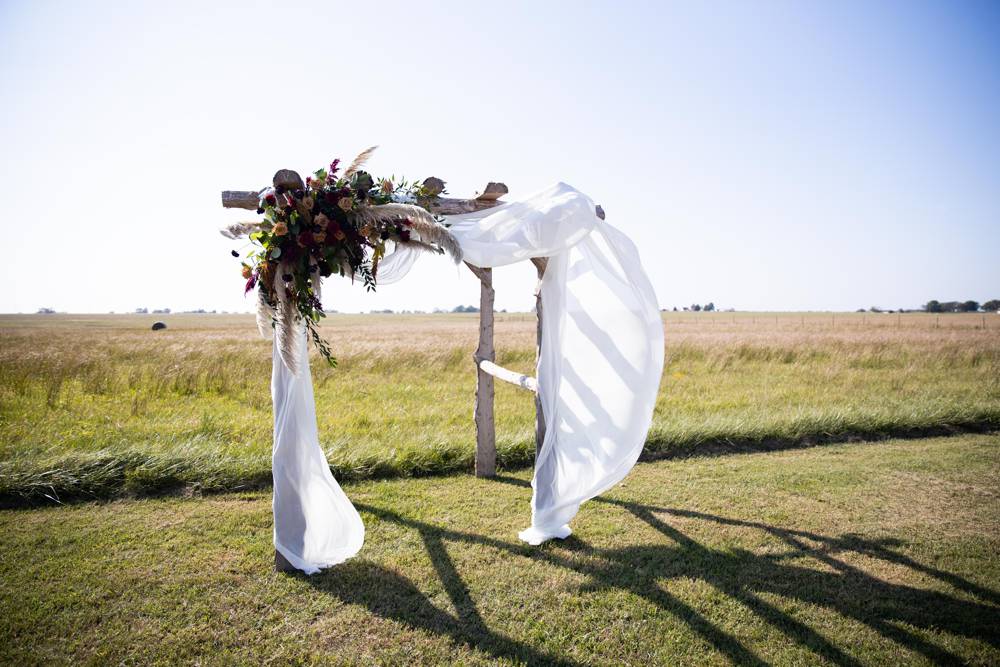 outdoor wedding ceremony at The Lodge at Rock Creek