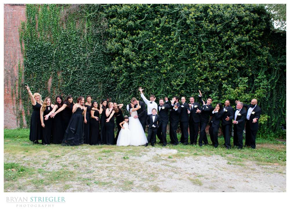 giant wedding party outside of the Ravington