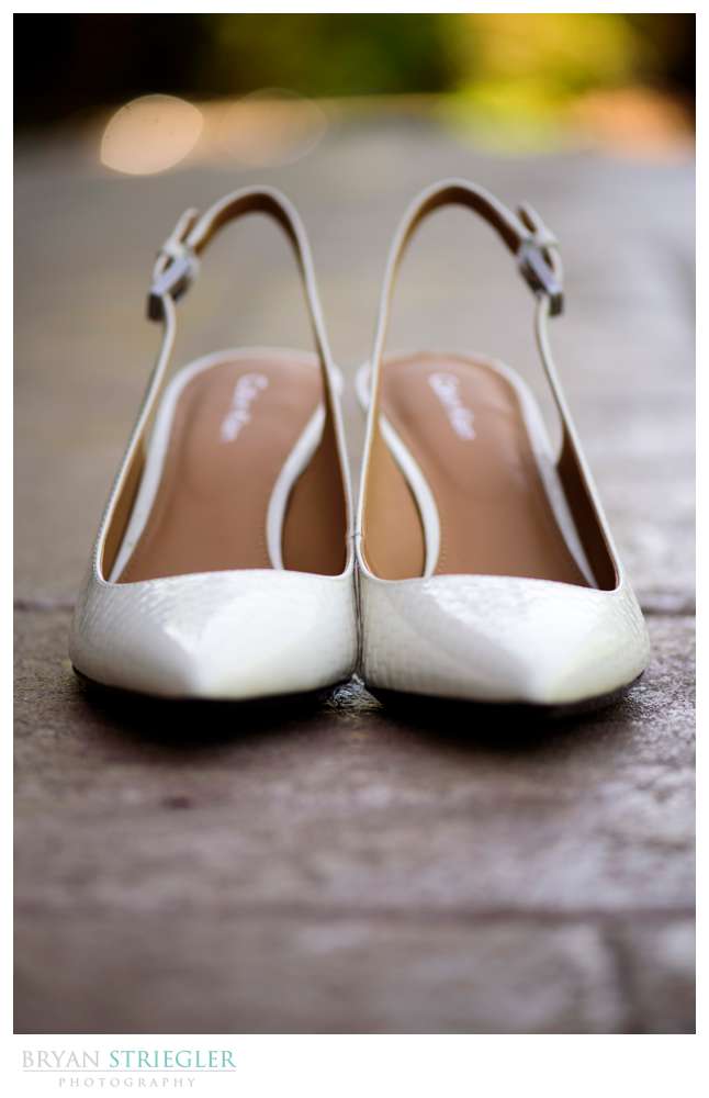 bride's wedding shoes