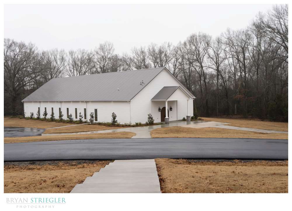 outside of Legacy Acres wedding venue