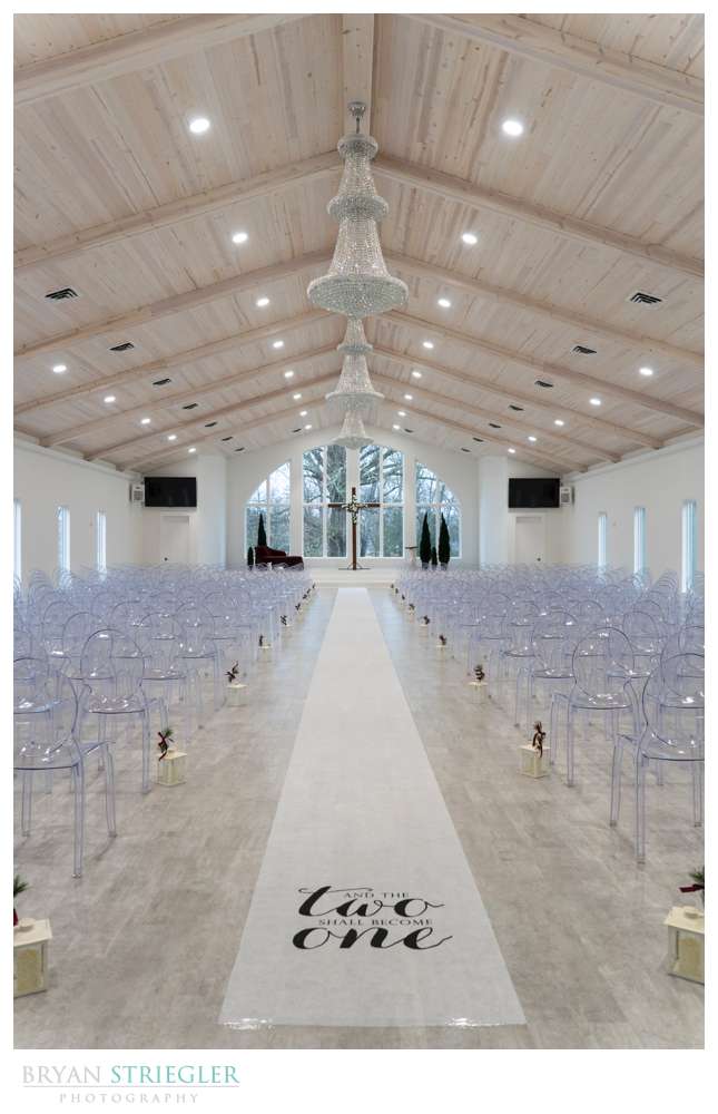 wide shot of Legacy Acres wedding venu