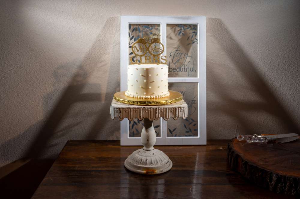 wedding cake with frame