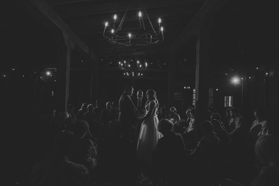 how much does a wedding photographer cost