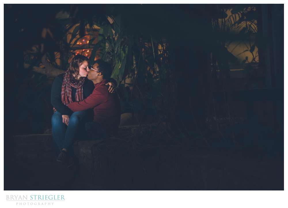engagement photo at Little Rock Zoo
