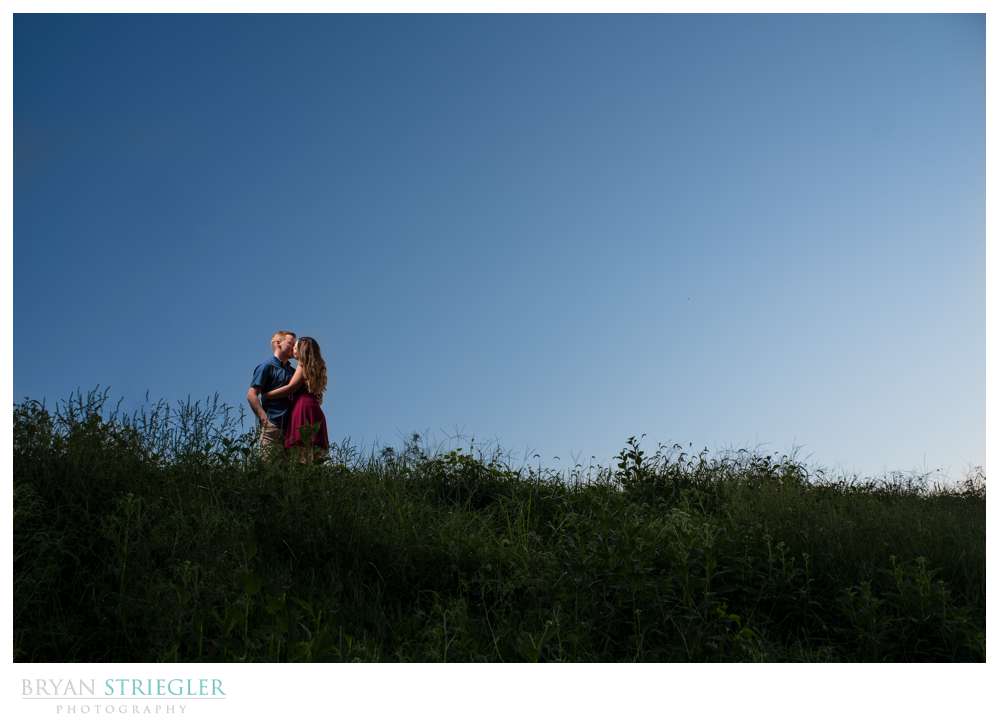 engagement photo with horizon