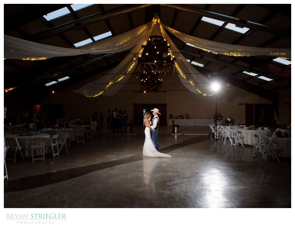 wide shot of inside Rockford Grange wedding venue