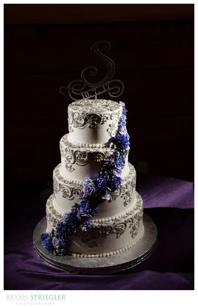 flower wedding cake by Rick's
