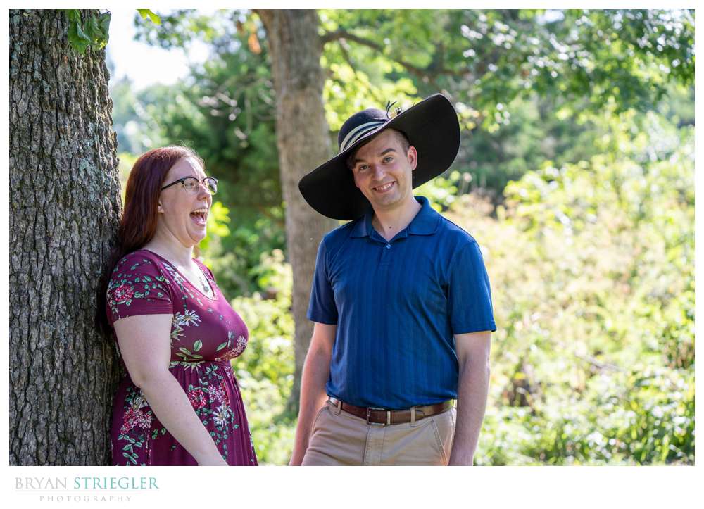 funny engagement photo