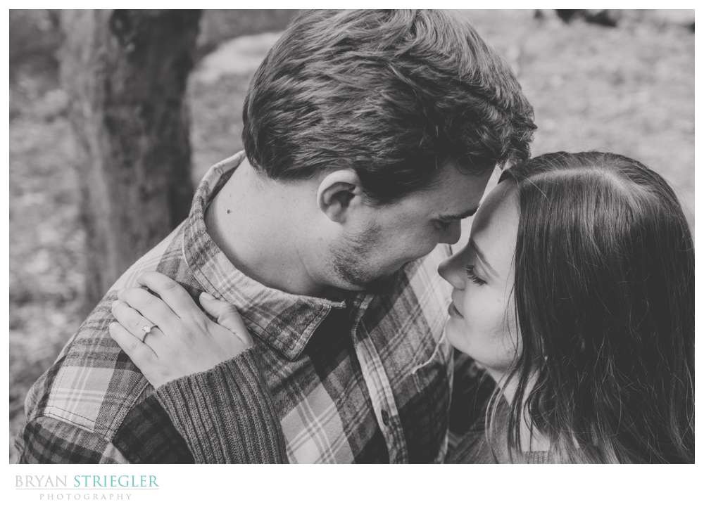 engagement photos in park