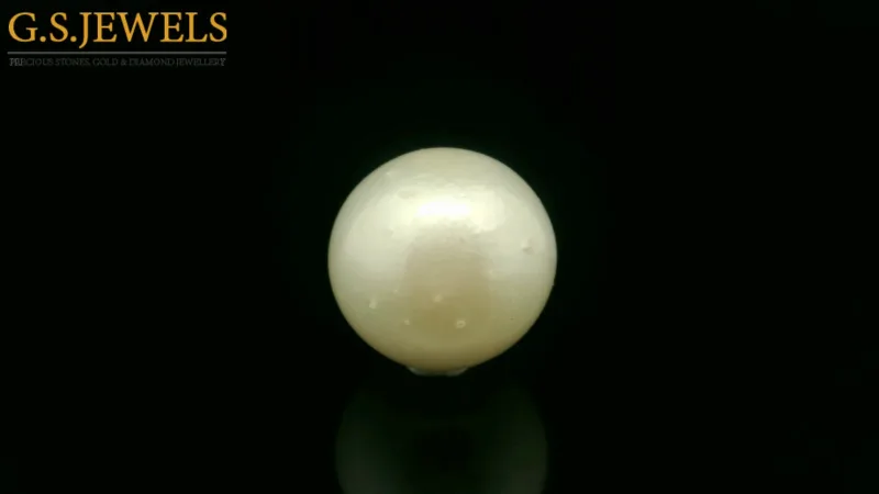 Natural South Sea pearl 8.10 cts