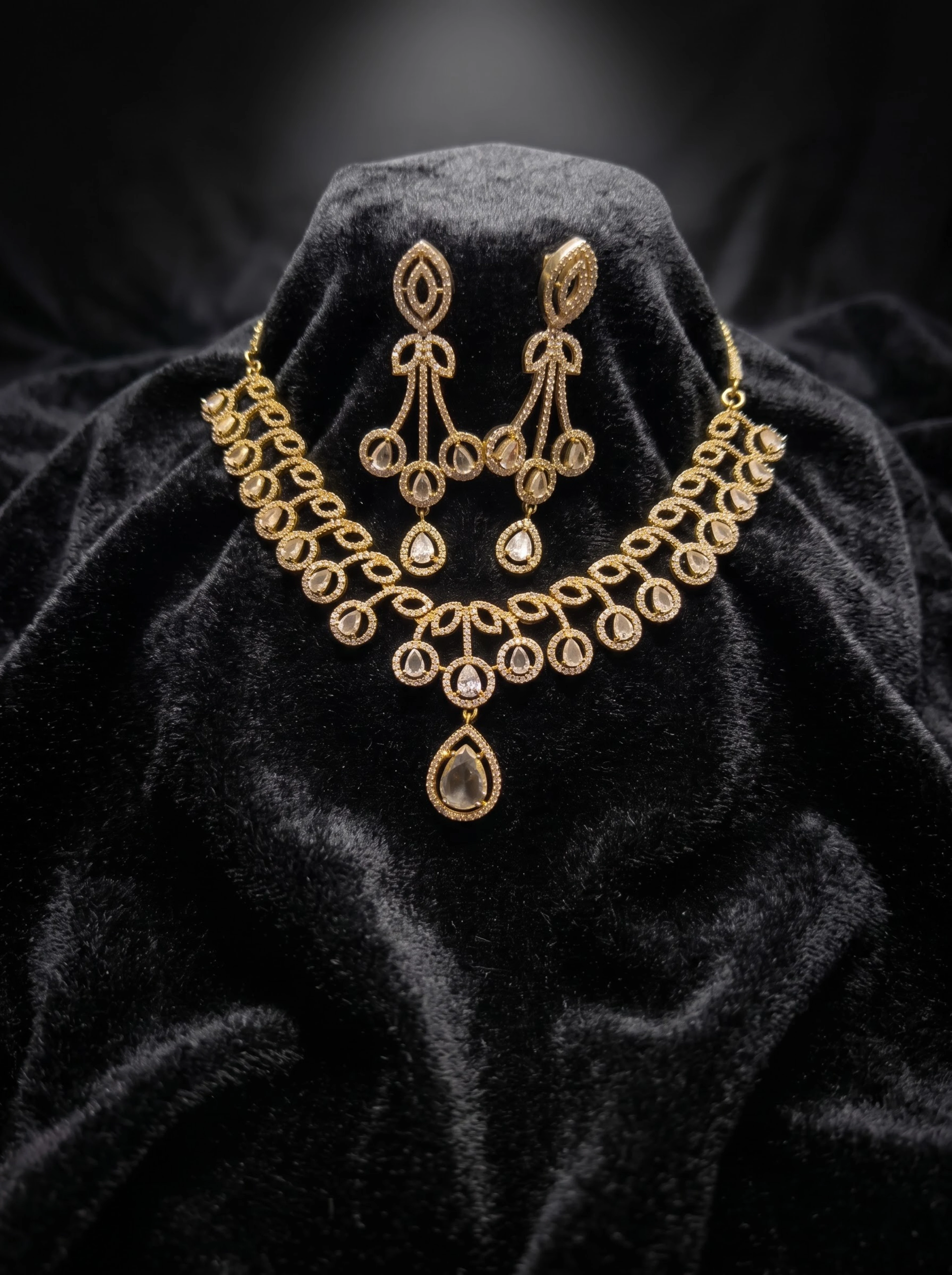 Regal Teardrop Necklace & Earrings Set